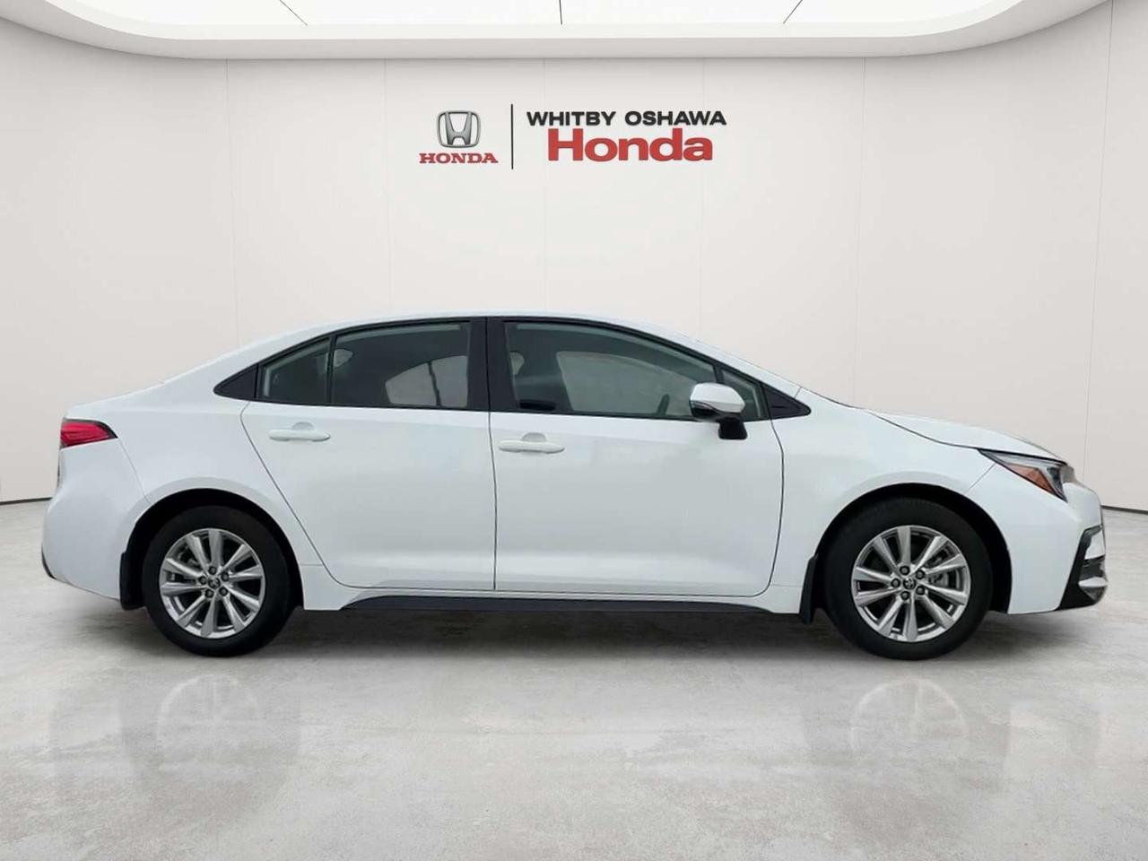 2025 Toyota Corolla SE Photo