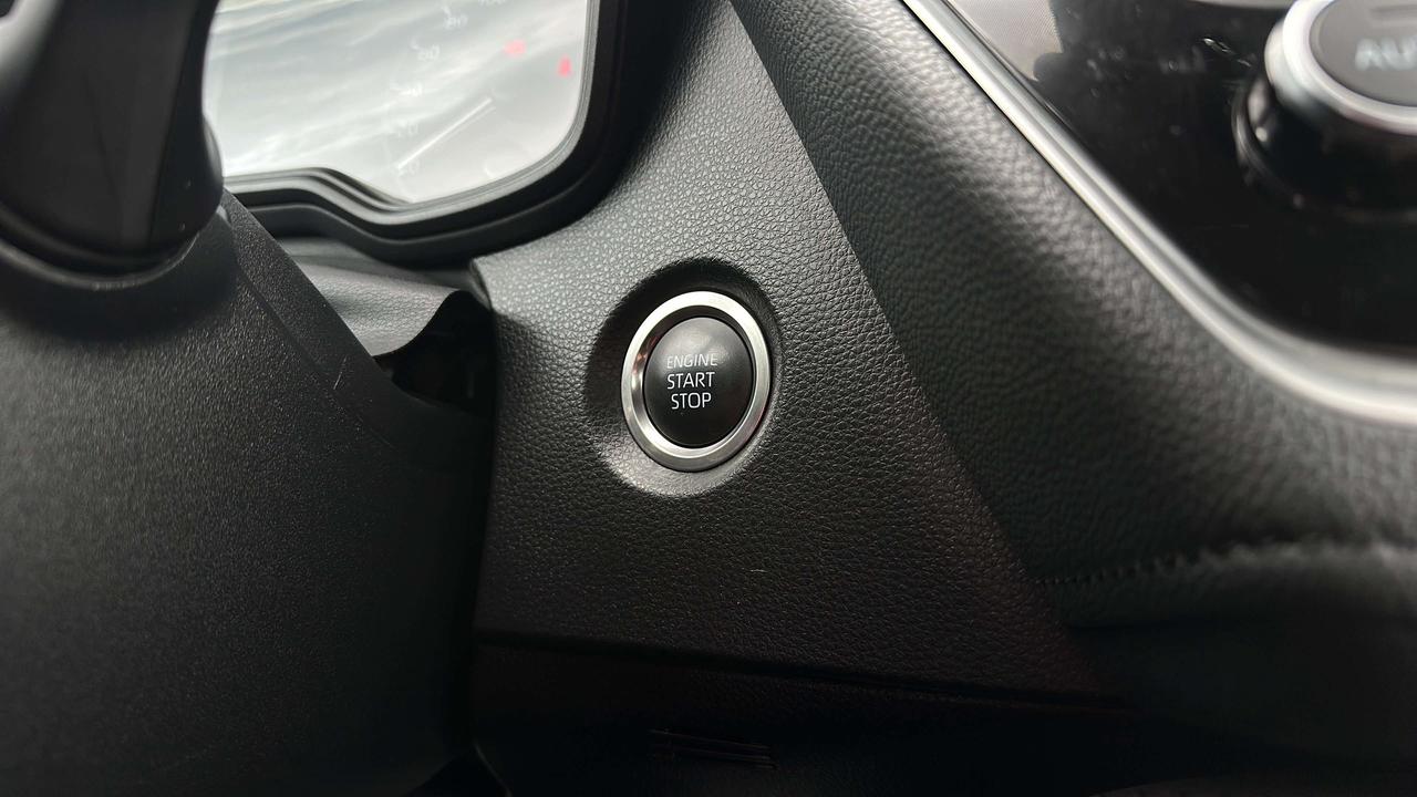 2025 Toyota Corolla SE Photo