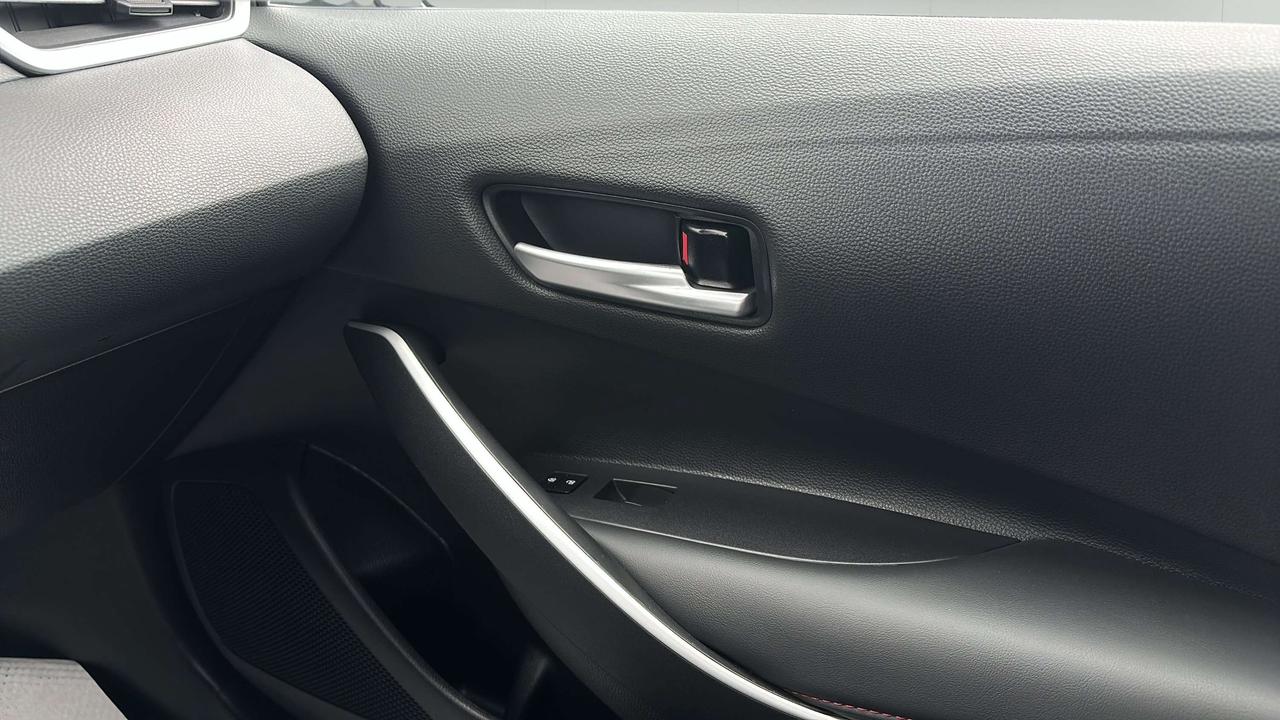 2025 Toyota Corolla SE Photo
