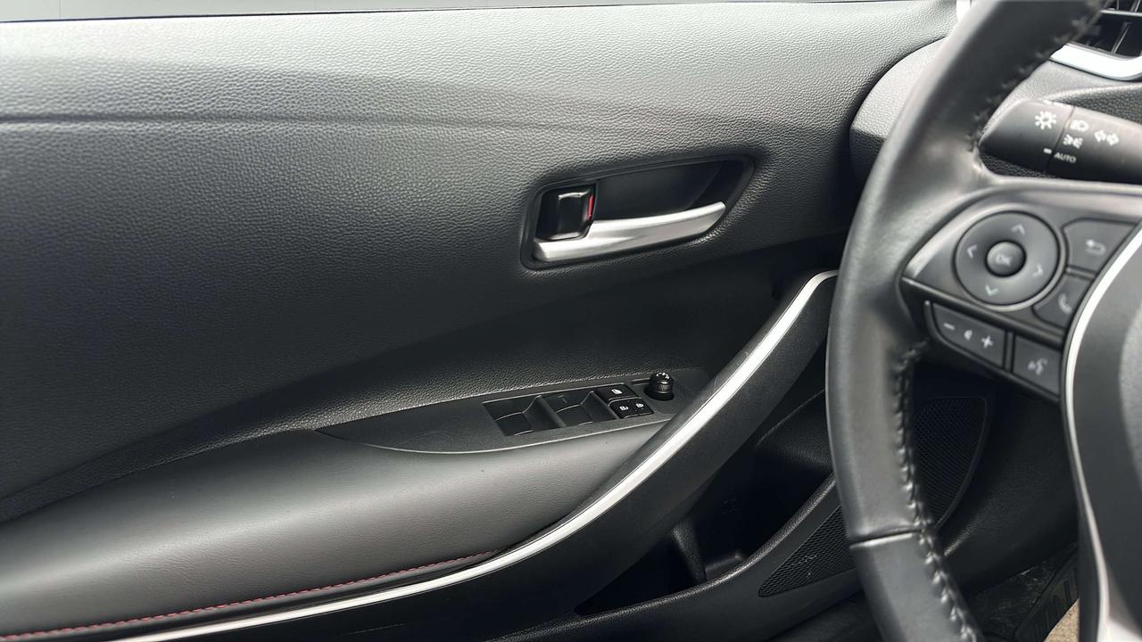 2025 Toyota Corolla SE Photo
