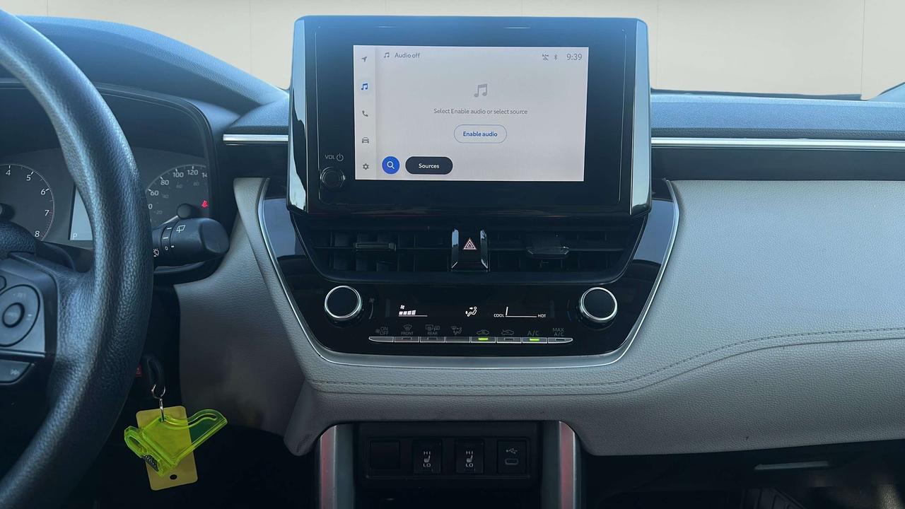 2025 Toyota Corolla Cross L Photo