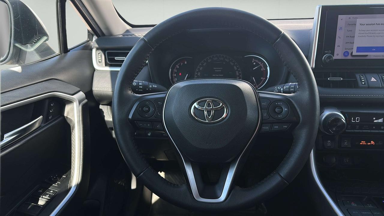 2023 Toyota RAV4 XLE Photo