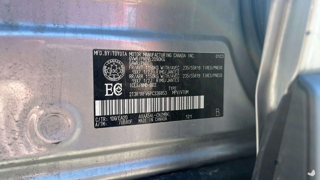 2023 Toyota RAV4 XLE Photo