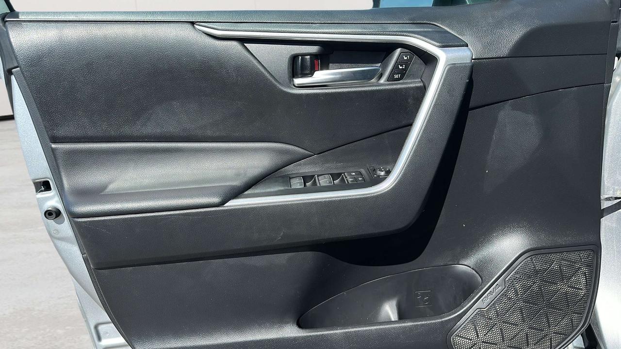 2023 Toyota RAV4 XLE Photo