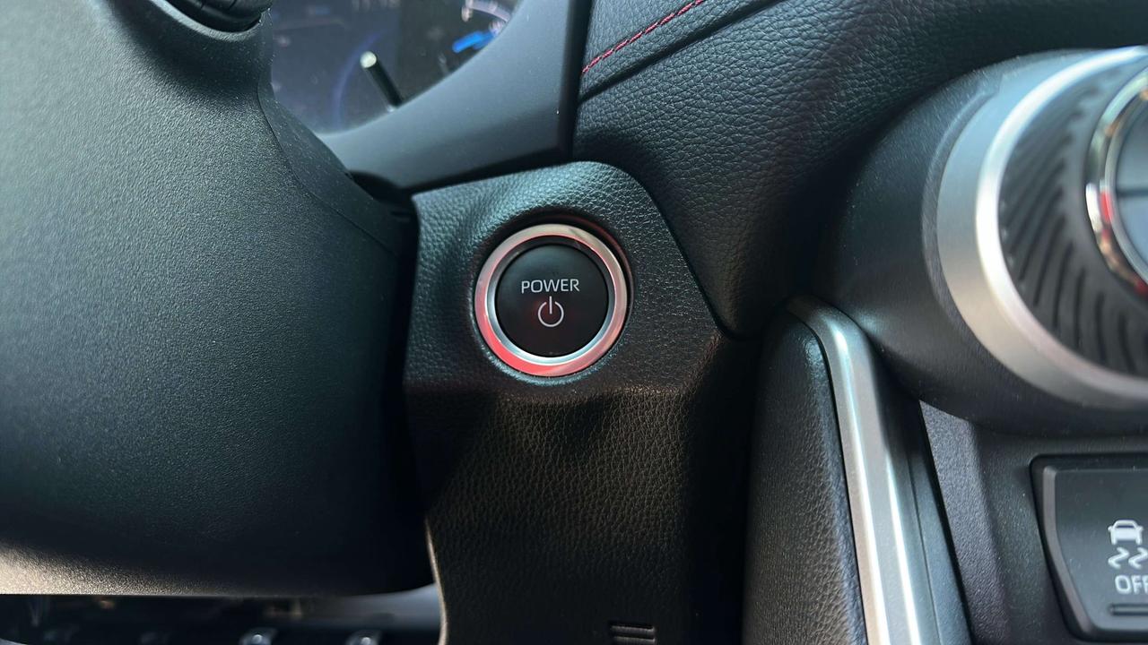 2024 Toyota RAV4 Prime SE Photo