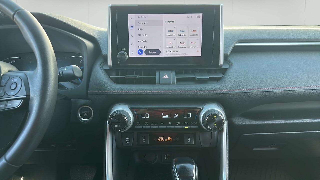 2024 Toyota RAV4 Prime SE Photo