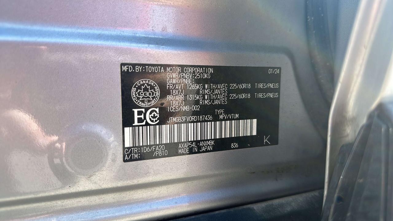 2024 Toyota RAV4 Prime SE Photo