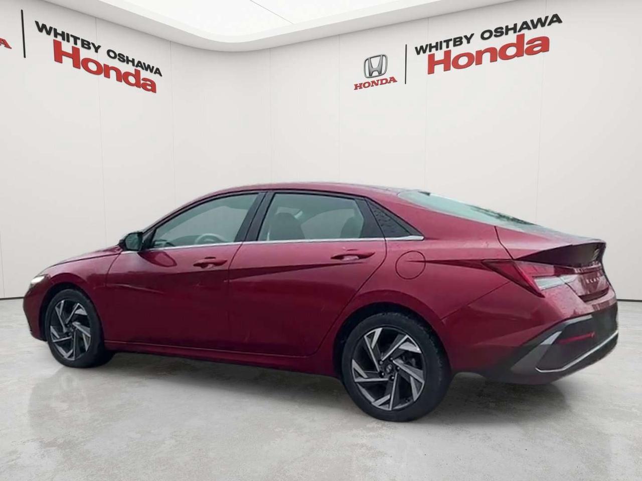 2024 Hyundai Elantra Luxury DCT Photo