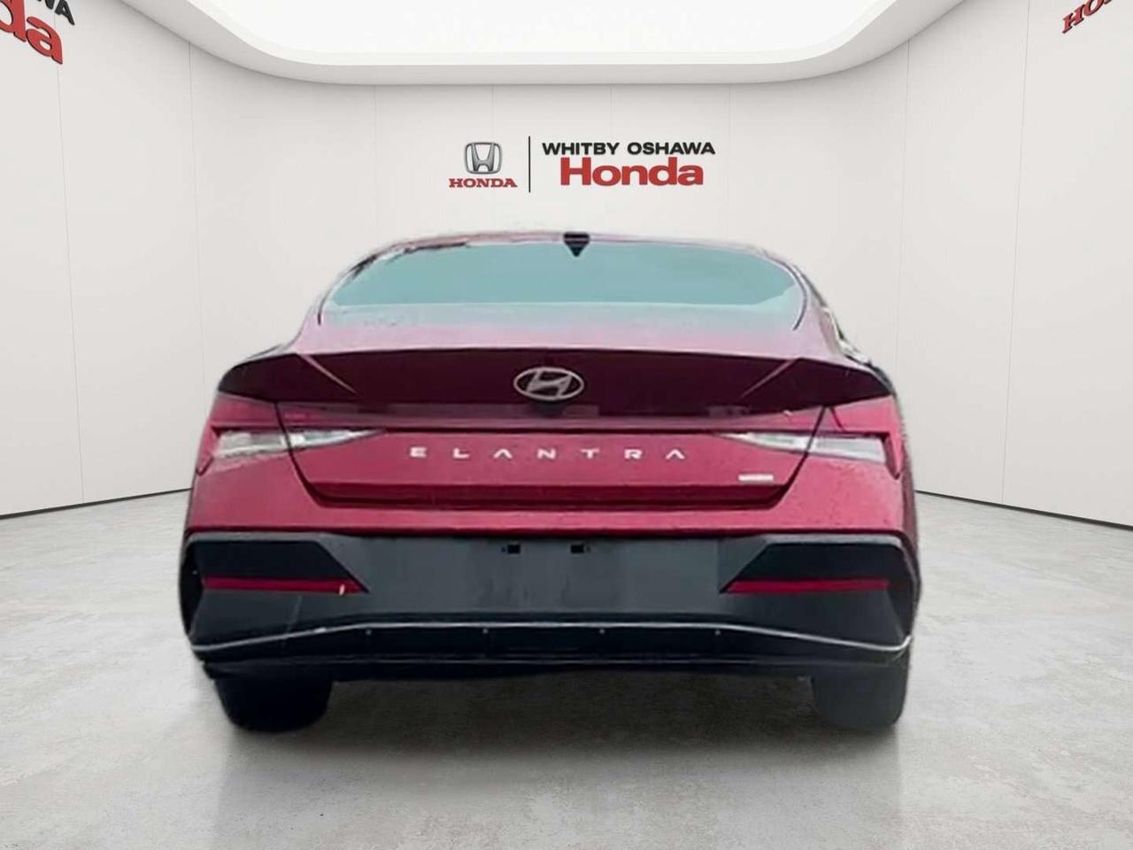 2024 Hyundai Elantra Luxury DCT Photo