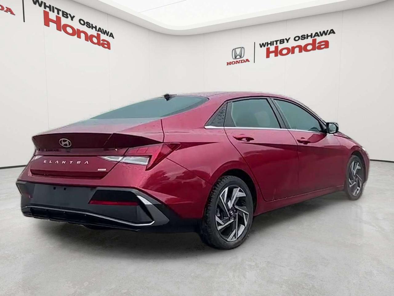 2024 Hyundai Elantra Luxury DCT Photo