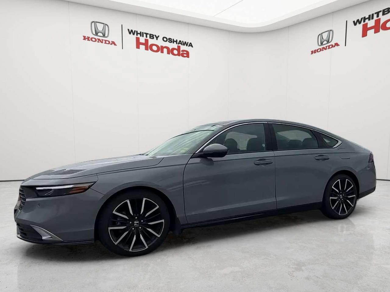 2025 Honda Accord Touring Photo5