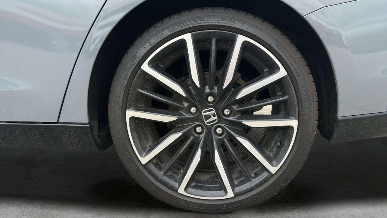 2025 Honda Accord Touring Photo