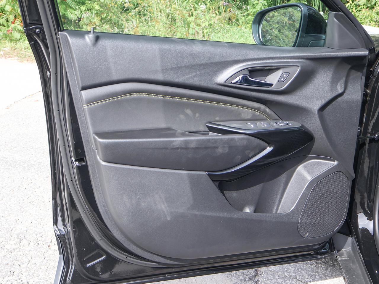 2026 Chevrolet Trax LT Photo