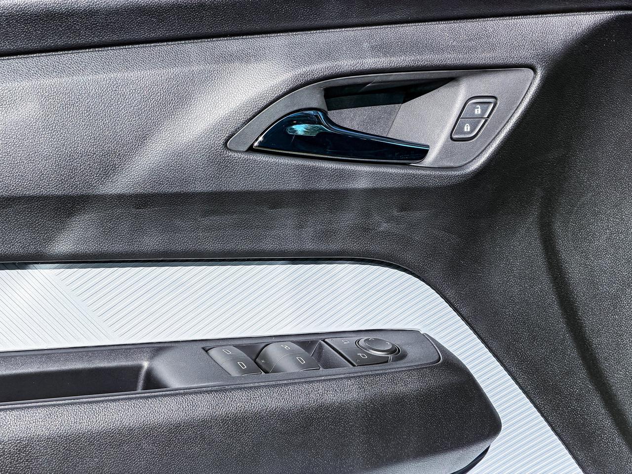 2027 Chevrolet Bolt RS Photo