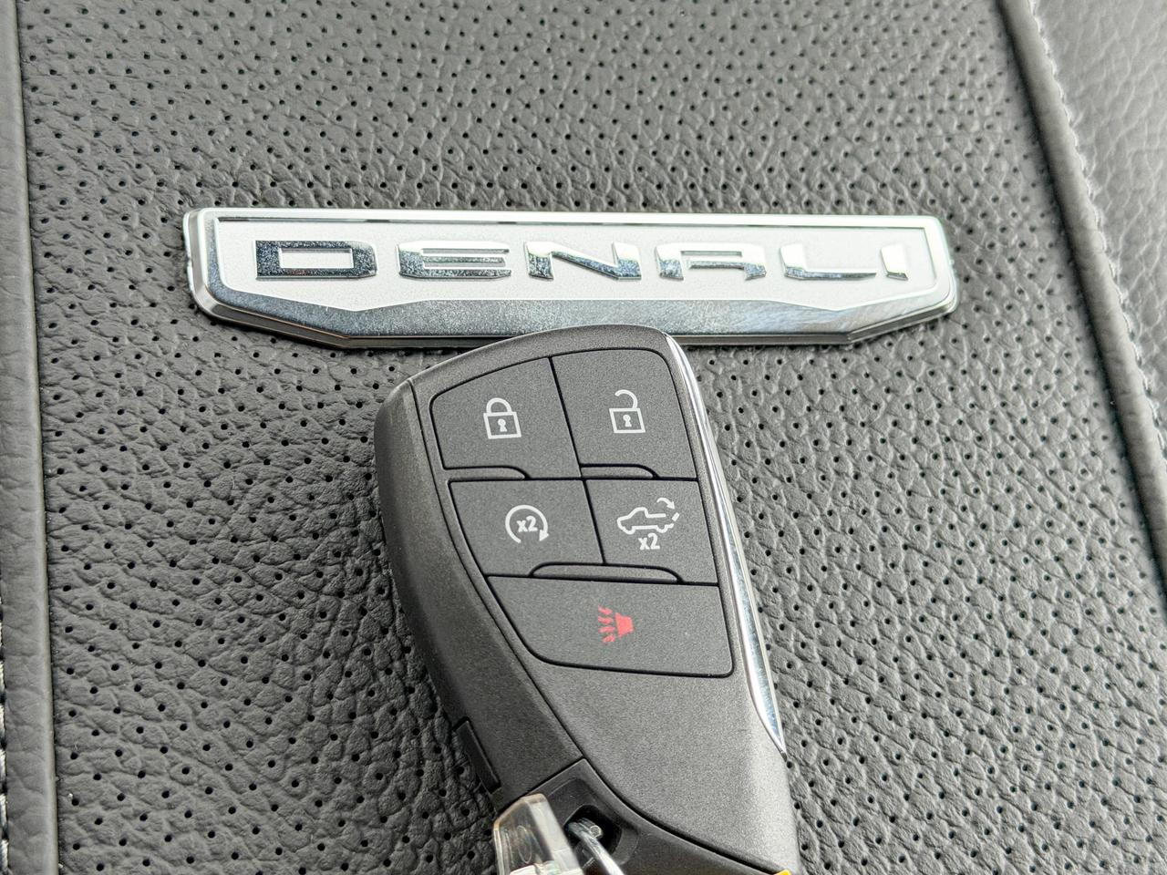 2026 GMC SIERRA 2500HD DENALI Photo