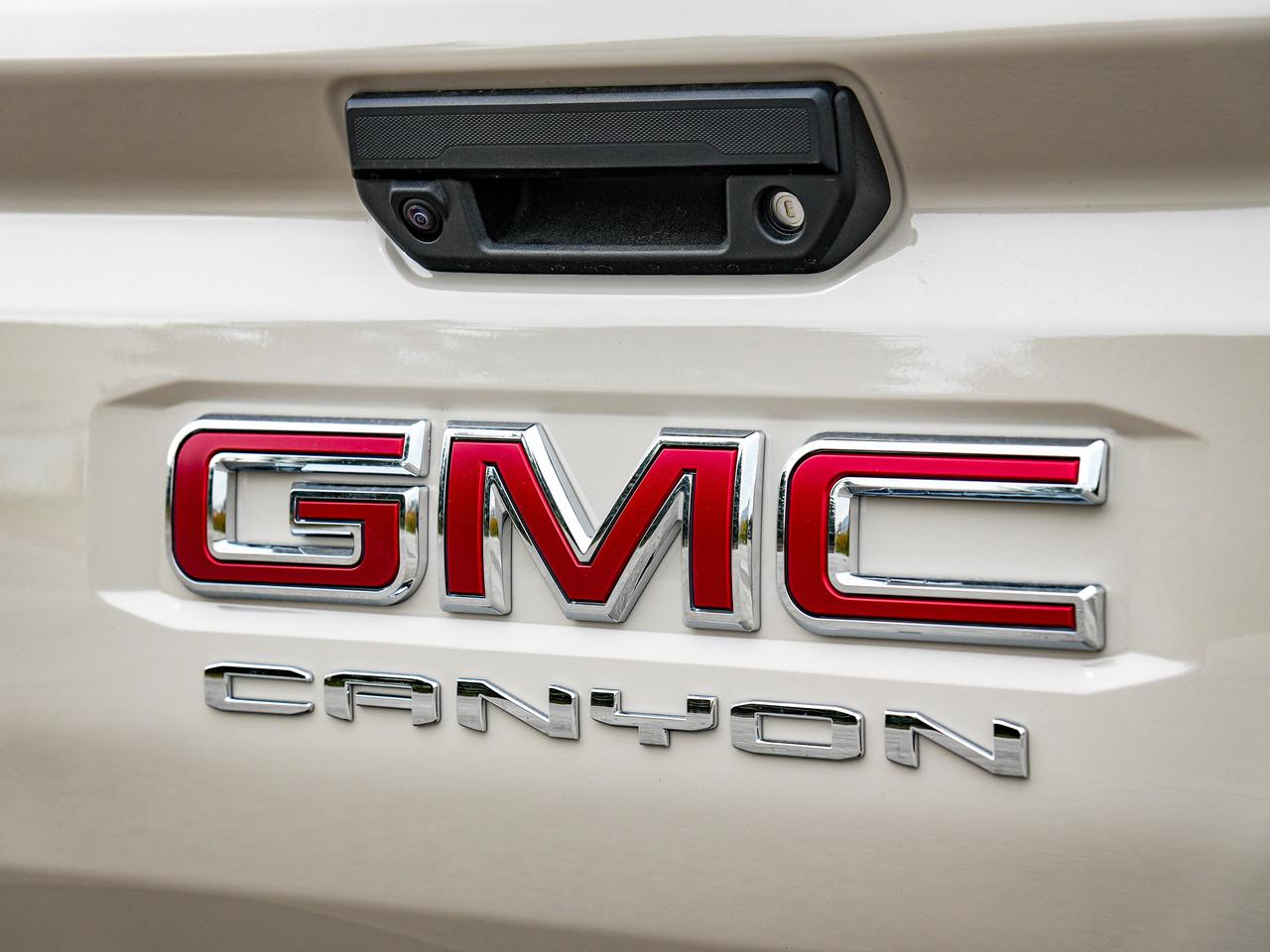 2026 GMC Canyon AT4 Photo