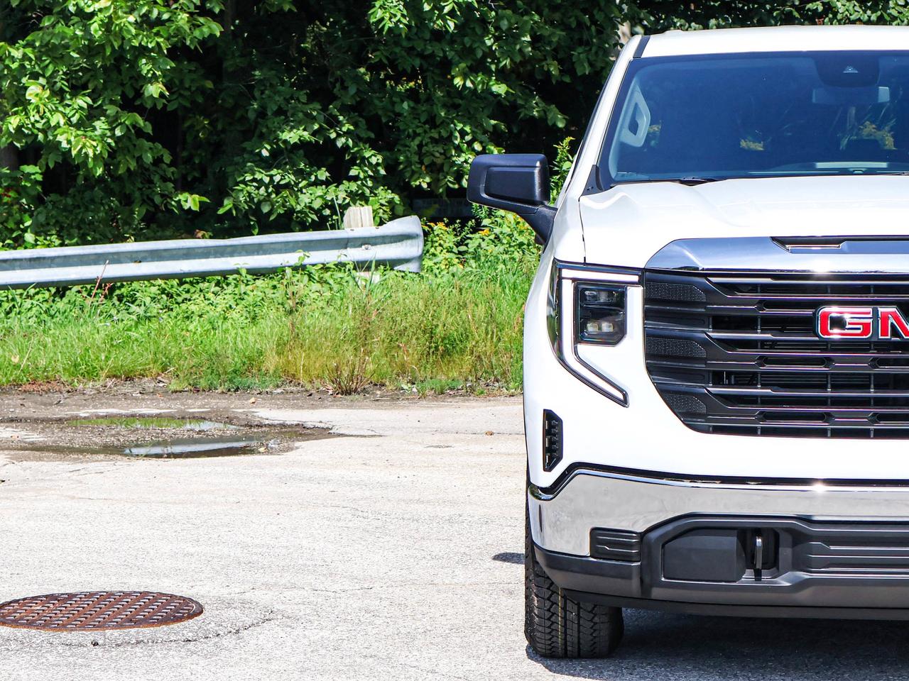 2026 GMC Sierra 1500 PRO Photo4