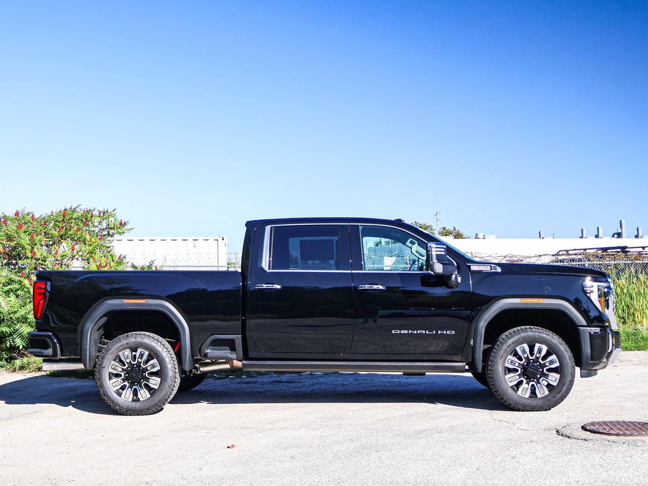 2026 GMC Sierra 3500HD Denali Photo2