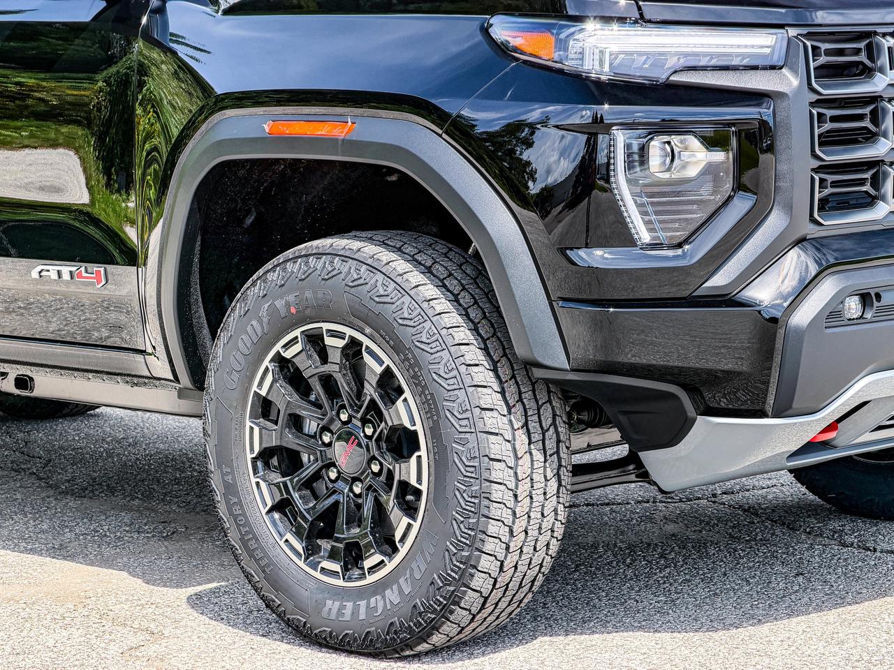 2026 GMC Canyon AT4 Photo3