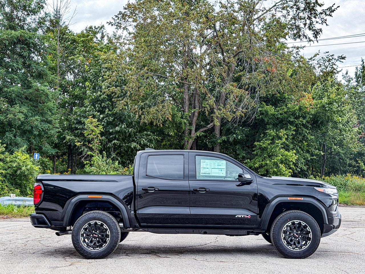 2026 GMC Canyon AT4 Photo4