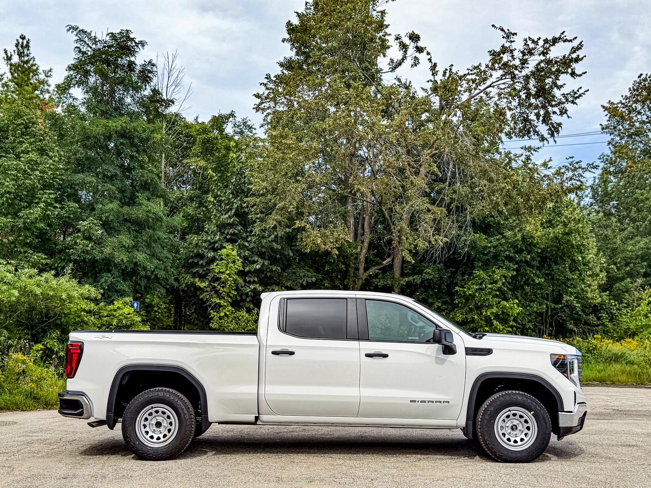 2026 GMC Sierra 1500 PRO Photo4