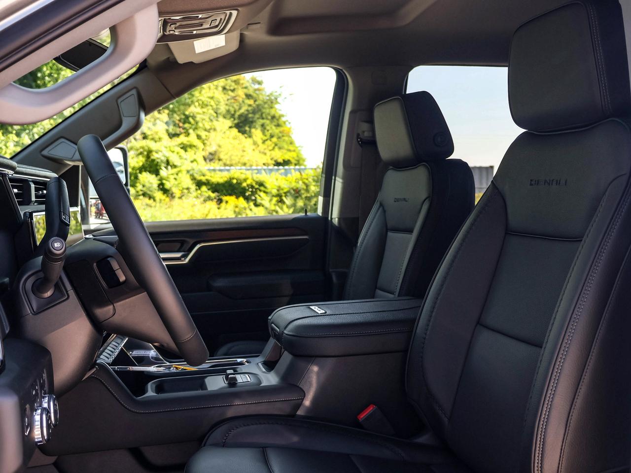 2026 GMC SIERRA 2500HD DENALI Photo