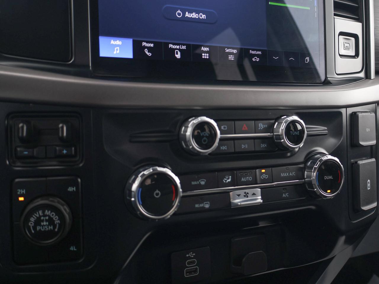 2025 Ford F-150 XLT Photo
