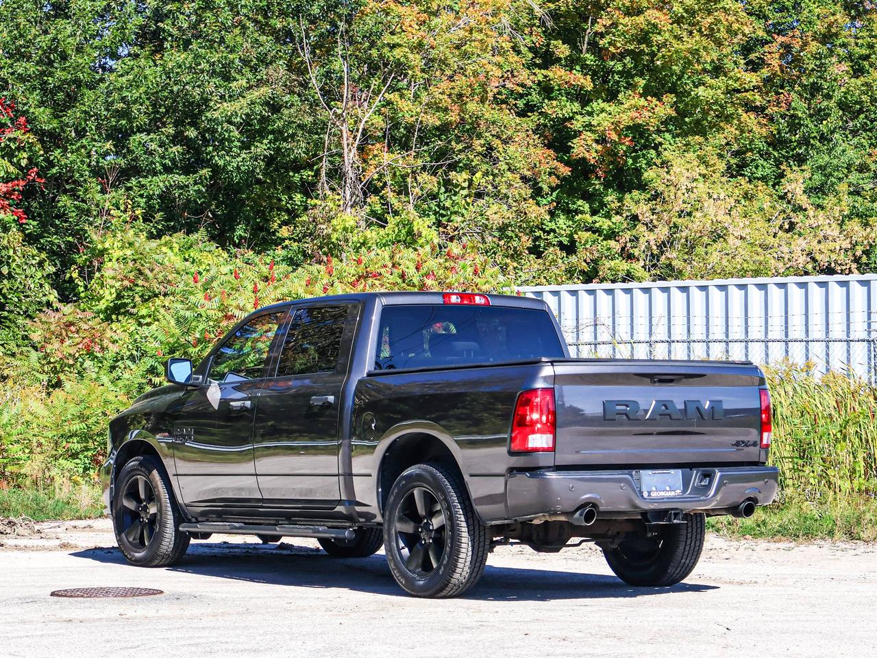 2022 RAM 1500 Classic EXPRESS Photo