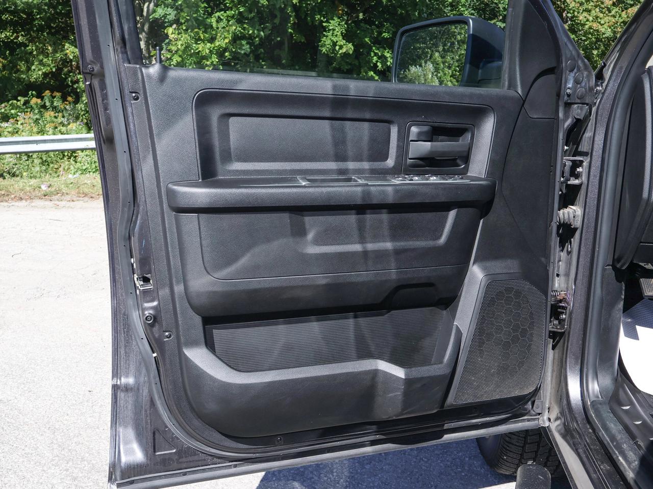 2022 RAM 1500 Classic EXPRESS Photo
