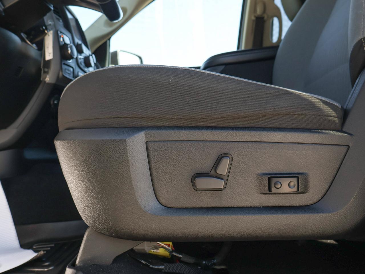 2022 RAM 1500 Classic EXPRESS Photo