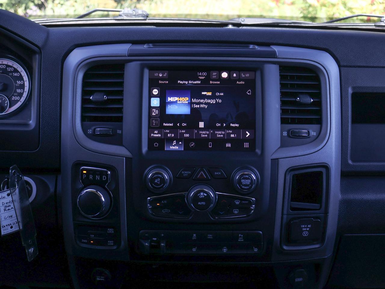2022 RAM 1500 Classic EXPRESS Photo