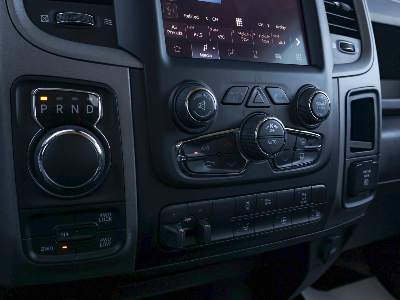 2022 RAM 1500 Classic EXPRESS Photo