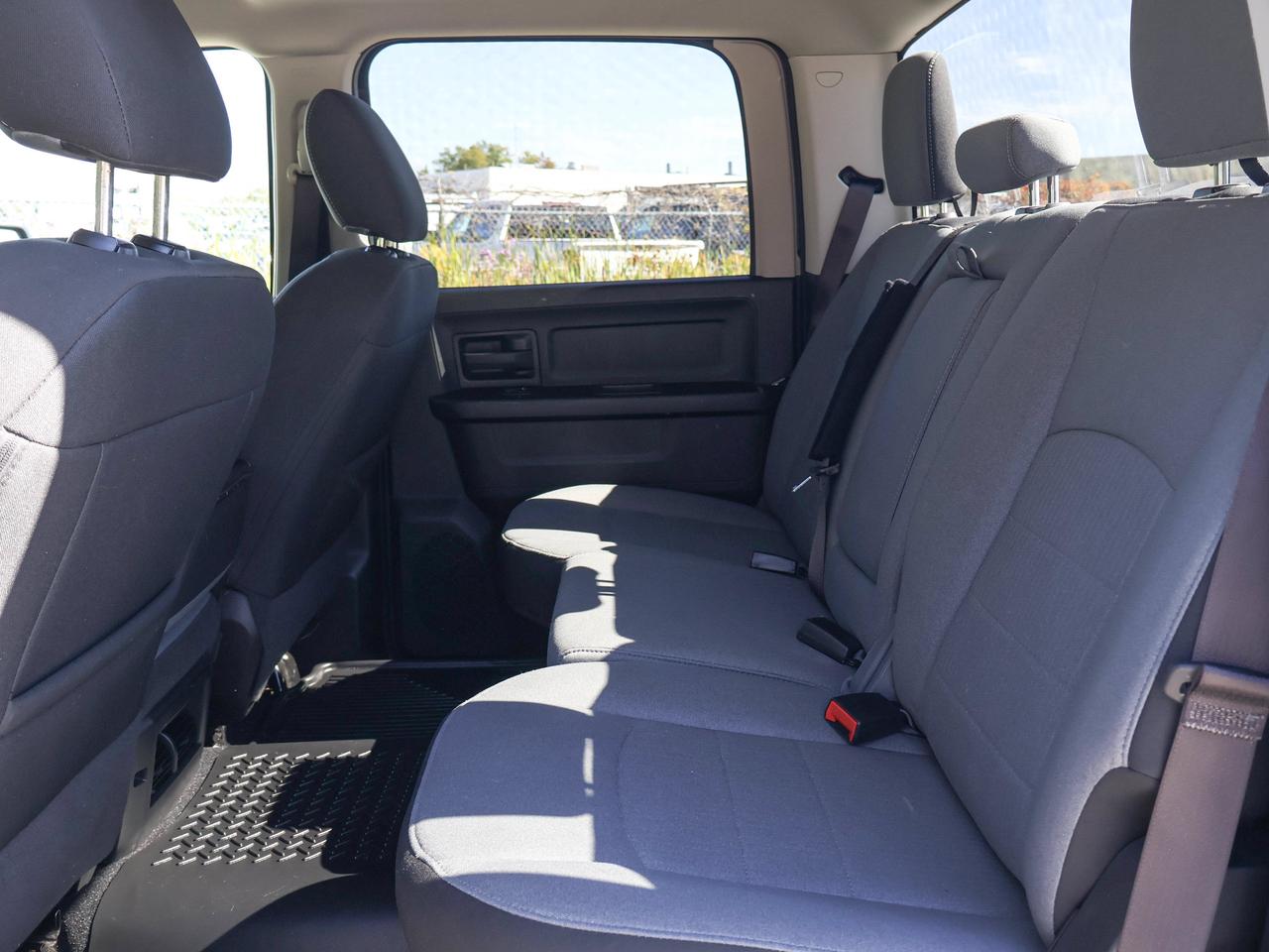 2022 RAM 1500 Classic EXPRESS Photo