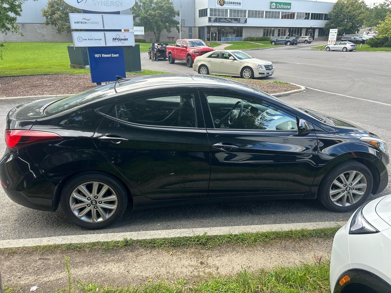 2015 Hyundai Elantra SE - LOW KM'S, SUNROOF, HEATED SEATS, AND MORE! Photo10