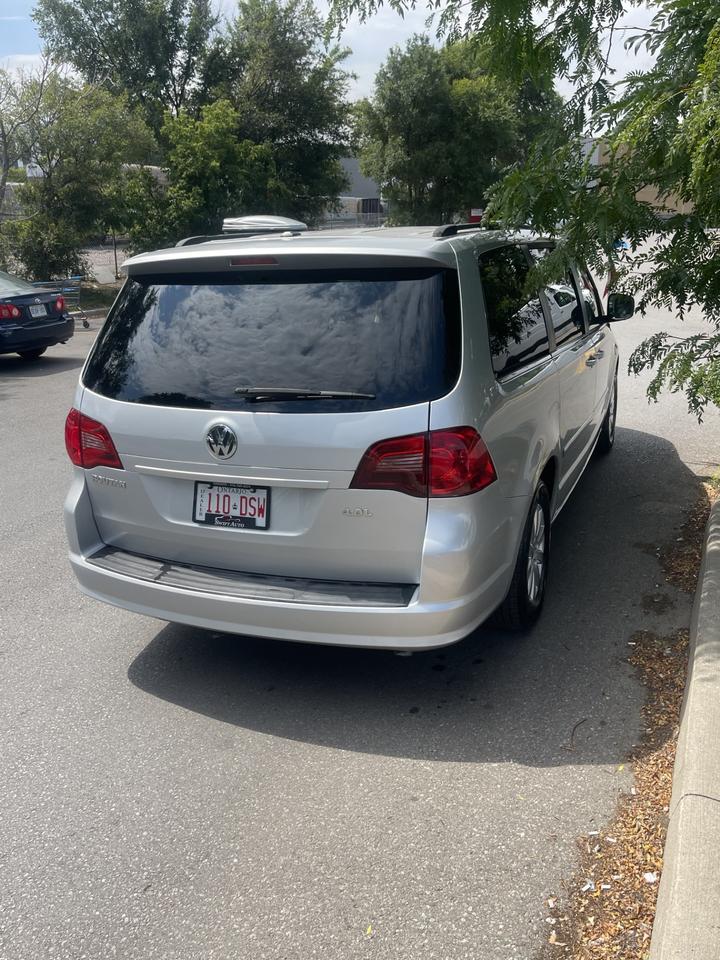 2009 Volkswagen Routan ONLY 159,000 KMS  POWER SLIDING DOORS Photo3