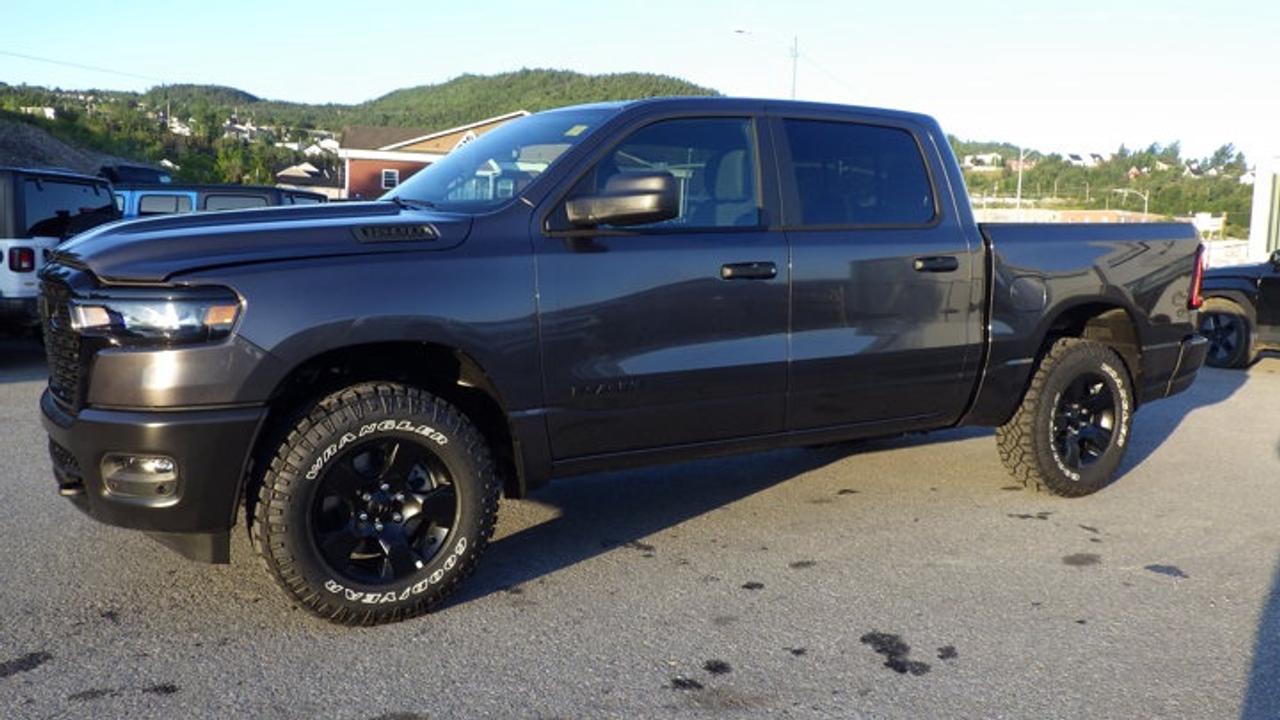 Warlock 4x4 Crew Cab 57 Box, 8-Speed Automatic w/OD, Twin Turbo Regular Gasoline I-6 3.0 L/183