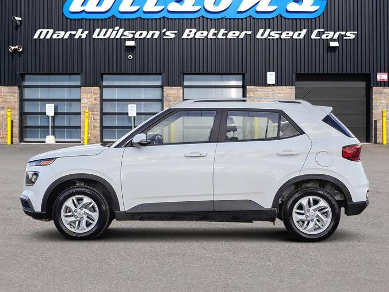 2025 Hyundai Venue Preferred | Heated Wheel + Seats | CarPlay + Android | Rear Camera | and More ! Photo5