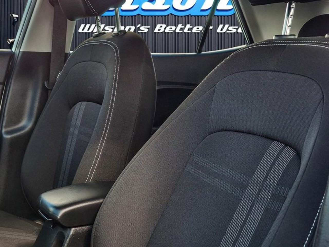 2025 Hyundai Venue Preferred | Heated Wheel + Seats | CarPlay + Android | Rear Camera | and More ! Photo