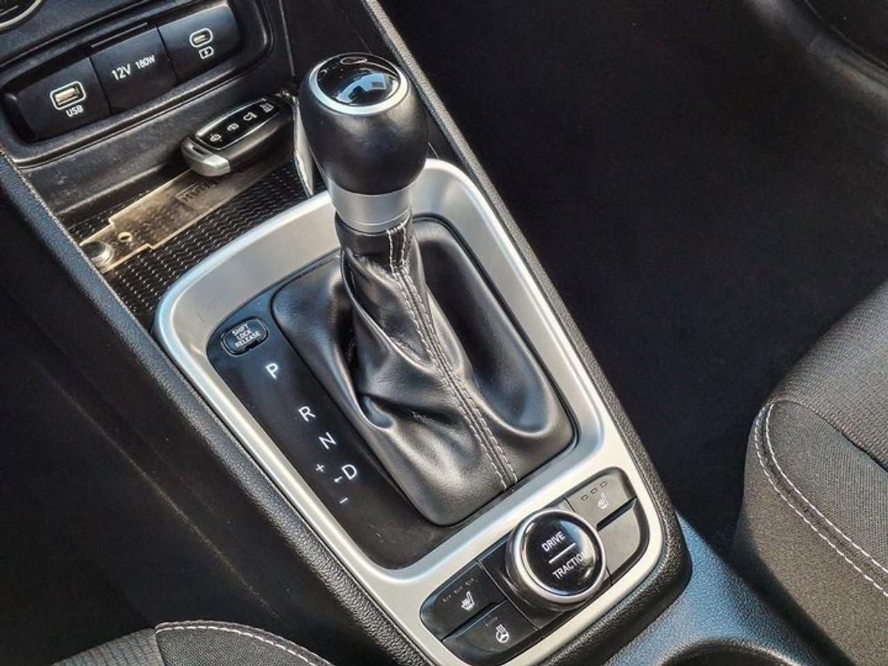 2025 Hyundai Venue Preferred | Heated Wheel + Seats | CarPlay + Android | Rear Camera | and More ! Photo