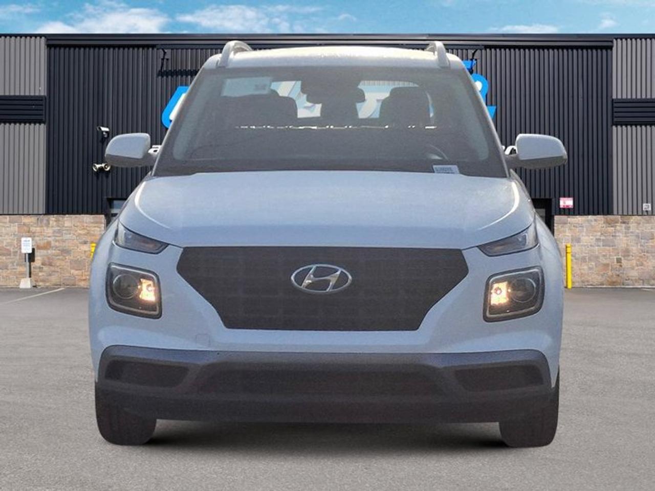 2025 Hyundai Venue Preferred | Heated Wheel + Seats | CarPlay + Android | Rear Camera | and More ! Photo