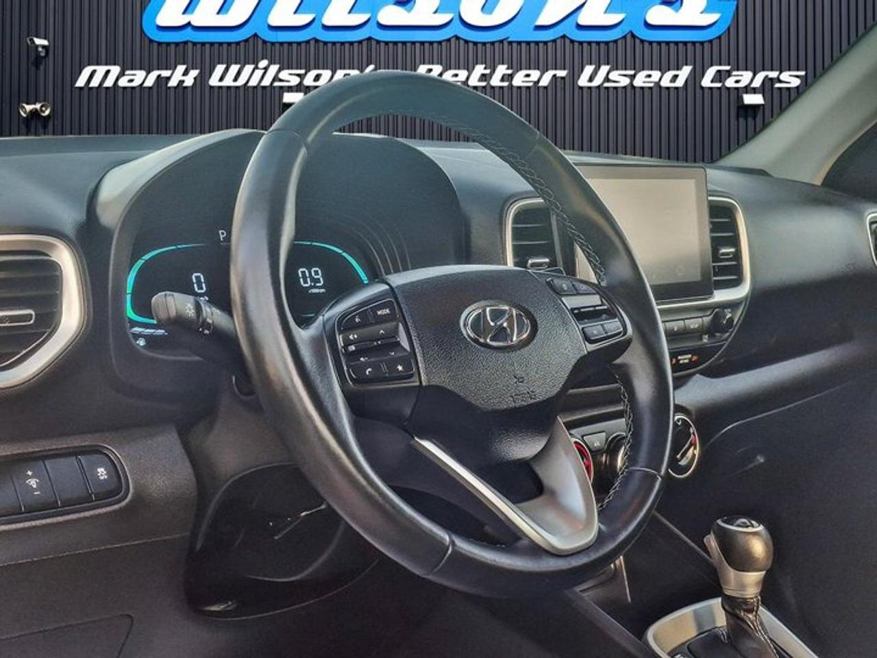 2025 Hyundai Venue Preferred | Heated Wheel + Seats | CarPlay + Android | Rear Camera | and More ! Photo