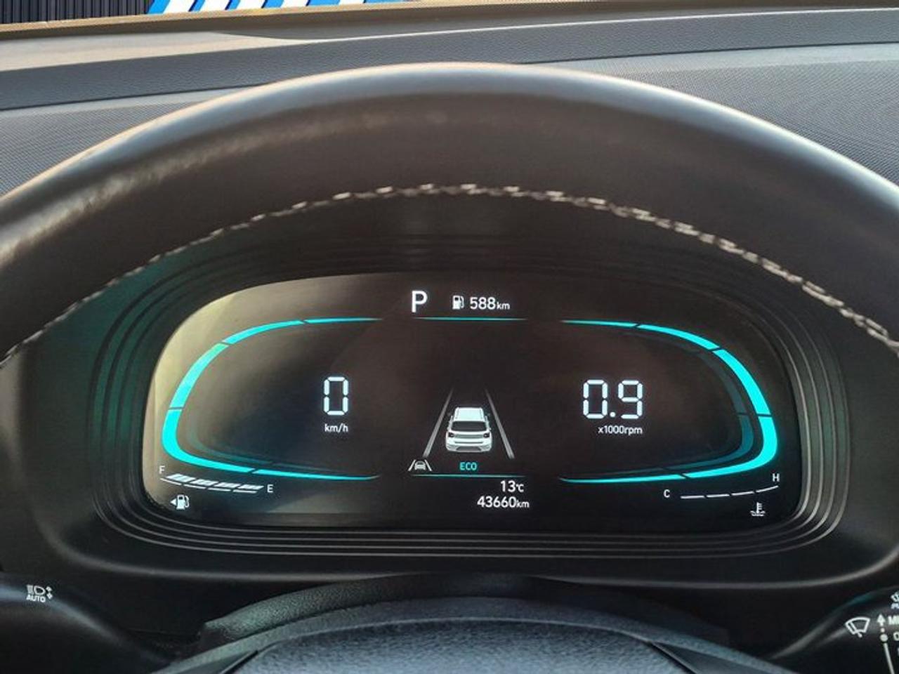 2025 Hyundai Venue Preferred | Heated Wheel + Seats | CarPlay + Android | Rear Camera | and More ! Photo