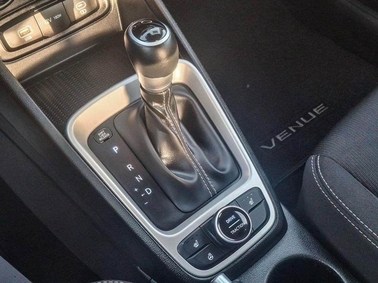 2025 Hyundai Venue Preferred | Heated Wheel + Seats | CarPlay + Android | Rear Camera | and More ! Photo