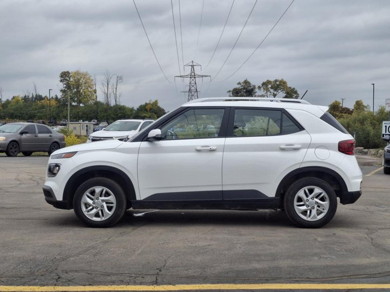 2026 Hyundai Venue Preferred | Heated Wheel + Seats | BCW | RCCW | CarPlay + Android | Rear Camera | and More ! Photo5