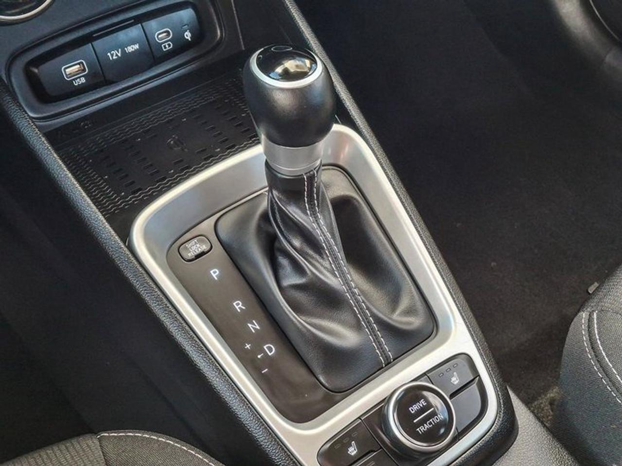 2026 Hyundai Venue Preferred | Heated Wheel + Seats | BCW | RCCW | CarPlay + Android | Rear Camera | and More ! Photo