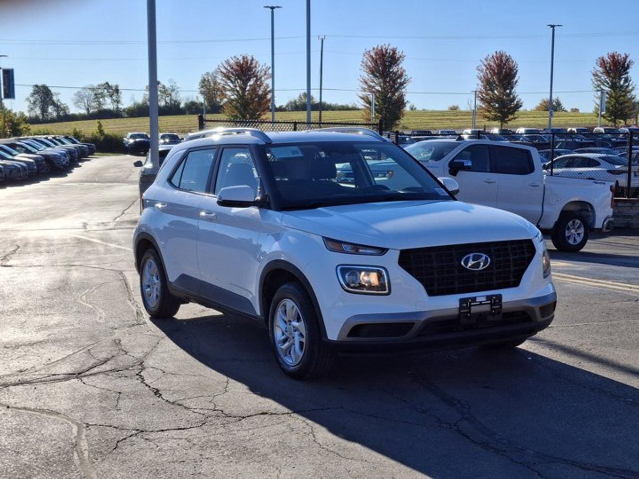 2026 Hyundai Venue Preferred | Heated Wheel + Seats | BCW | RCCW | CarPlay + Android | Rear Camera | and More ! Photo