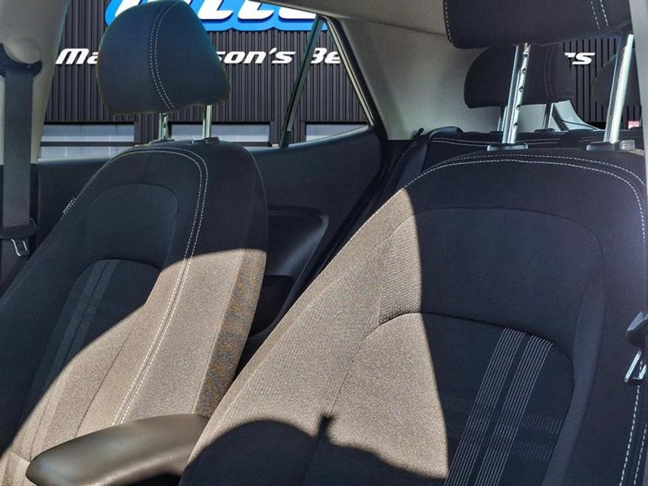 2026 Hyundai Venue Preferred | Heated Wheel + Seats | BCW | RCCW | CarPlay + Android | Rear Camera | and More ! Photo