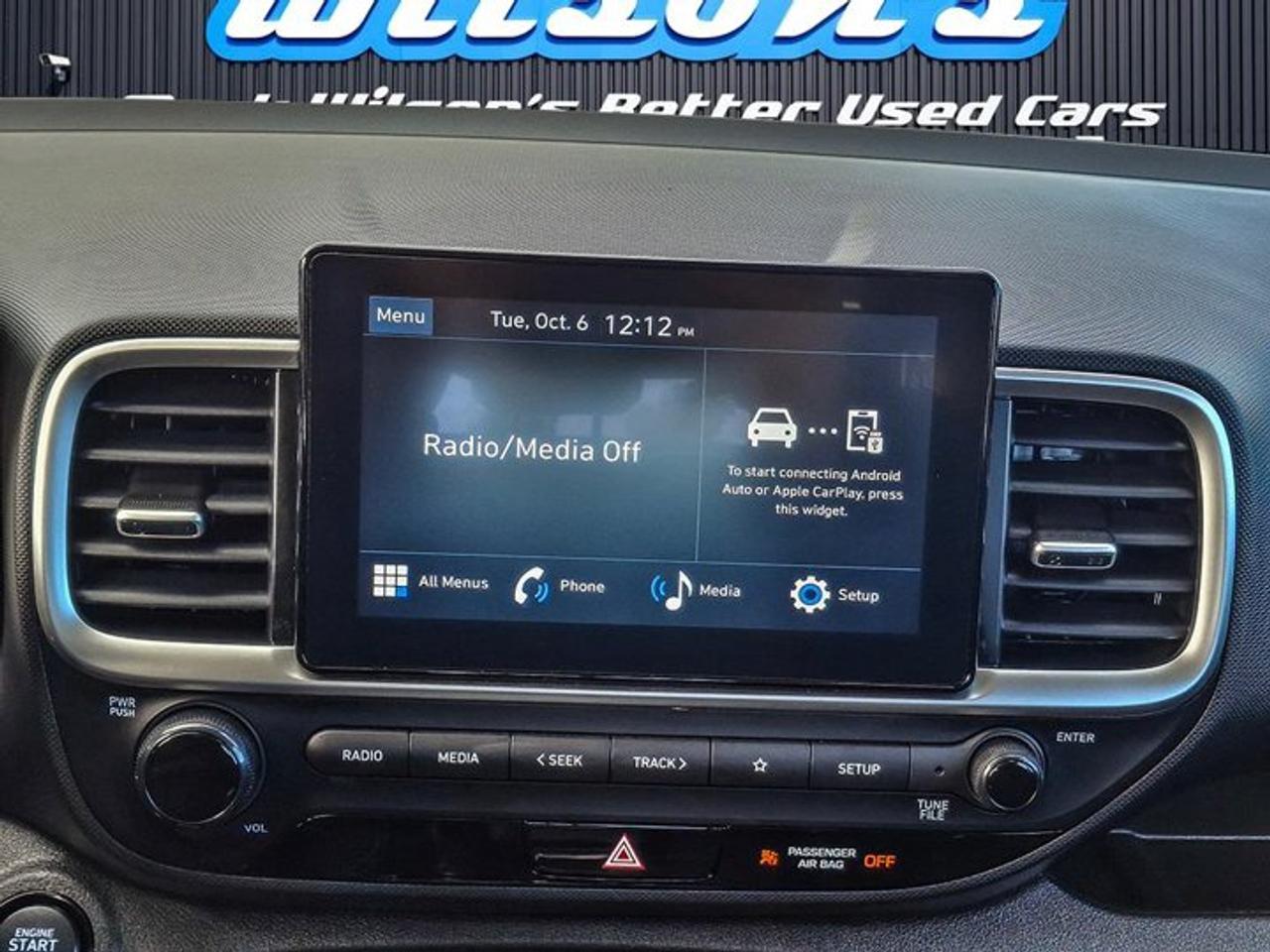 2025 Hyundai Venue Preferred | Heated Wheel + Seats | CarPlay + Android | Rear Camera | and More ! Photo