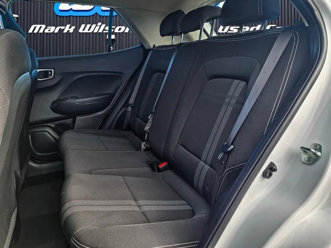 2025 Hyundai Venue Preferred | Heated Wheel + Seats | CarPlay + Android | Rear Camera | and More ! Photo