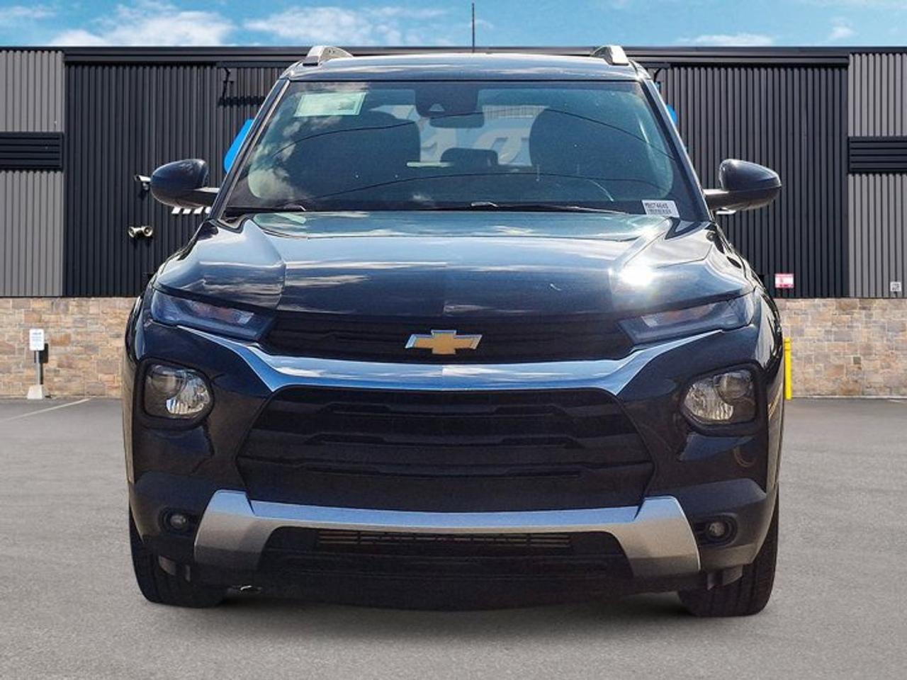 2021 Chevrolet TrailBlazer LT AWD | Heated Seats | CarPlay + Android | Remote Start | Blind Spot | Rear Cam | and More ! Photo